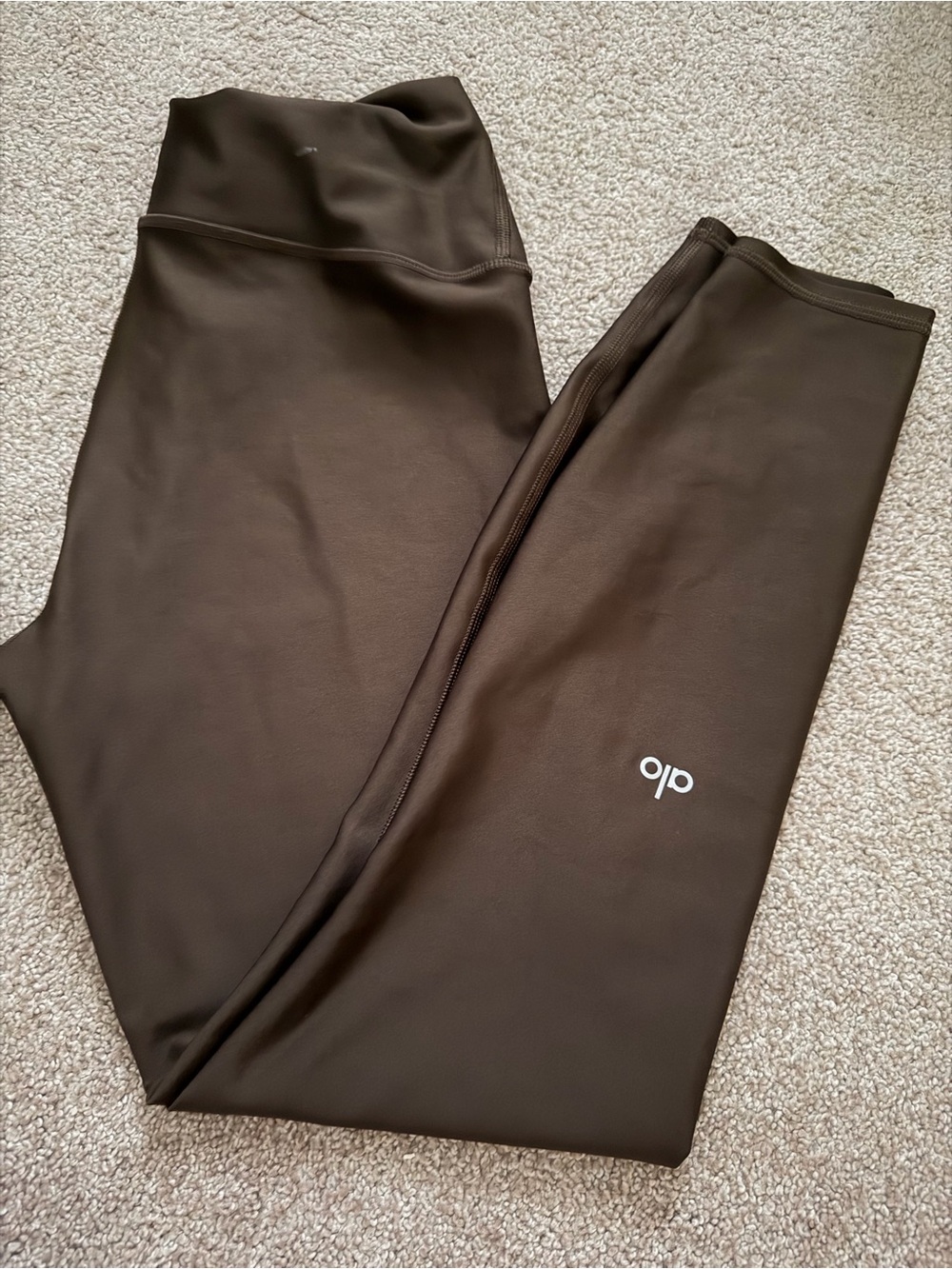 ALO Yoga High-Rise Leggings in Dark Brown